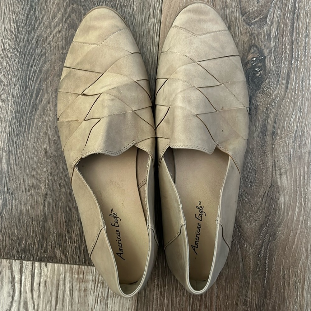Tan flats